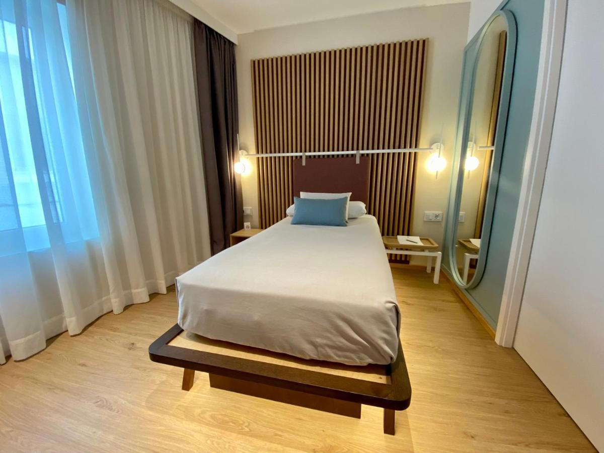 קוניל דה לה פרונטרה Hotel Leonor Conil מראה חיצוני תמונה