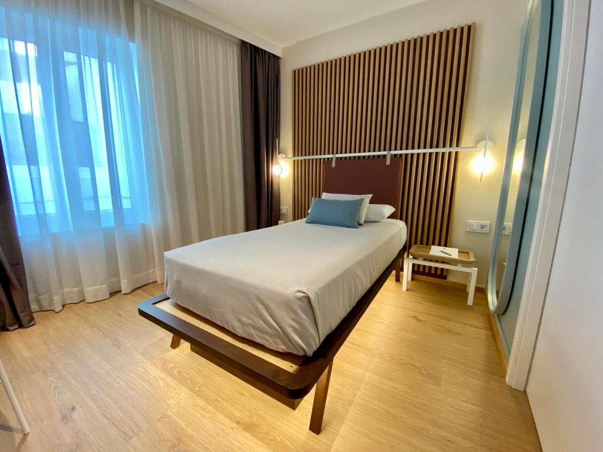 קוניל דה לה פרונטרה Hotel Leonor Conil מראה חיצוני תמונה